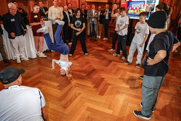 Verleihung der Niedersächsischen Sportmedaille: Ministerpräsident Lies und Sportministerin Behrens ehren niedersächsische Athletinnen und Athleten Breakdance Hip Hop Performance mit Lil Bangs HBT 30175 Hannover, Lüerstraße 5 Gästehaus der Niedersächsische Niedersachsen, Region Hannover Germany *** Award Ceremony for the Lower Saxony Sports Medal