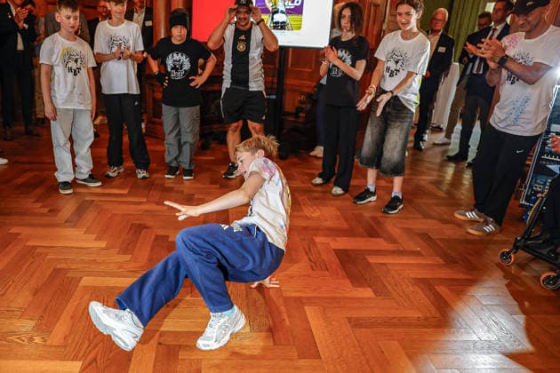 Verleihung der Niedersächsischen Sportmedaille: Ministerpräsident Lies und Sportministerin Behrens ehren niedersächsische Athletinnen und Athleten Breakdance Hip Hop Performance mit Lil Bangs HBT 30175 Hannover, Lüerstraße 5 Gästehaus der Niedersächsische Niedersachsen, Region Hannover Germany *** Award Ceremony for the Lower Saxony Sports Medal