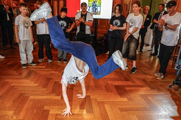 Verleihung der Niedersächsischen Sportmedaille: Ministerpräsident Lies und Sportministerin Behrens ehren niedersächsische Athletinnen und Athleten Breakdance Hip Hop Performance mit Lil Bangs HBT 30175 Hannover, Lüerstraße 5 Gästehaus der Niedersächsische Niedersachsen, Region Hannover Germany *** Award Ceremony for the Lower Saxony Sports Medal