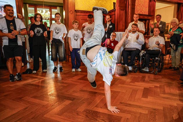 Verleihung der Niedersächsischen Sportmedaille: Ministerpräsident Lies und Sportministerin Behrens ehren niedersächsische Athletinnen und Athleten Breakdance Hip Hop Performance mit Lil Bangs HBT 30175 Hannover, Lüerstraße 5 Gästehaus der Niedersächsische Niedersachsen, Region Hannover Germany *** Award Ceremony for the Lower Saxony Sports Medal