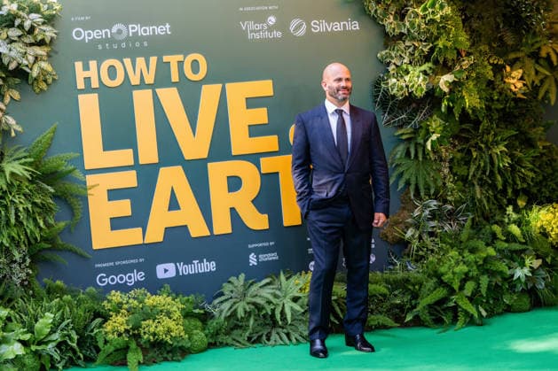 Sam Kass attend the World Premiere of How To Live On Earth at ODEON Luxe Leicester Square on June 22, 2026 in London, England. LONDON, ENGLAND - JUNE 22: Sam Kass attend the World Premiere of How To Live On Earth at ODEON Luxe Leicester Square on June 22, 2026 in London, England., Credit:Pupat Chenaksara Avalon United Kingdom, London, ODEON Luxe Leicester Square  Copyright: xPupatxChenaksarax xAvalonx 1111863869