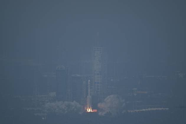WENCHANG, CHINA - JUNE 23: A modified version of the Long March-7 rocket carrying a new communication technology test satellite blasts off from Wenchang Space Launch Site on June 23, 2026 in Wenchang, Hainan Province of China. Launched at 10:10 a.m. (Beijing Time) aboard a modified version of the Long March-7 rocket, the satellite has successfully entered its preset orbit. This satellite will be mainly used for services such as satellite communications, broadcasting and television, and data transmission, as well as for conducting related technology test verifications.  Copyright: xVCGx 111649882688
