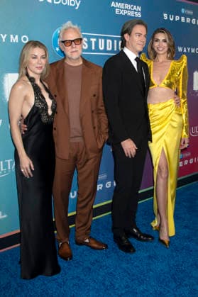 Jennifer Holland, James Gunn, Peter Safran und Natalia Safran bei der Weltpremiere des Kinofilms Supergirl an der Brooklyn Academy of Music. New York, 22.06.2026 *** Jennifer Holland, James Gunn, Peter Safran, and Natalia Safran at the world premiere of the movie Supergirl at the Brooklyn Academy of Music in New York, June 22, 2026,detected_source_language Foto:xB.xHinex xFuturexImagex supergirl_ny_6655