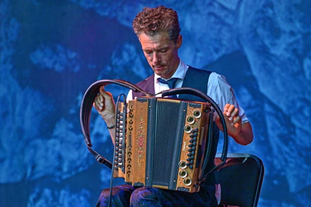 Open-air concert by the Herbert Pixner Project on the Toscana Peninsula in Gmunden, photographed on June 22, 2026. The photo shows bandleader and accordionist Herbert Pixner at the 2022 open-air concert by the Herbert Pixner Project on the Toscana Peninsula in Gmunden, on June 22, 2026,detected_source_language