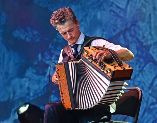 Open-air concert by the Herbert Pixner Project on the Toscana Peninsula in Gmunden, photographed on June 22, 2026. The photo shows bandleader and accordionist Herbert Pixner at the 2022 open-air concert by the Herbert Pixner Project on the Toscana Peninsula in Gmunden, on June 22, 2026,detected_source_language