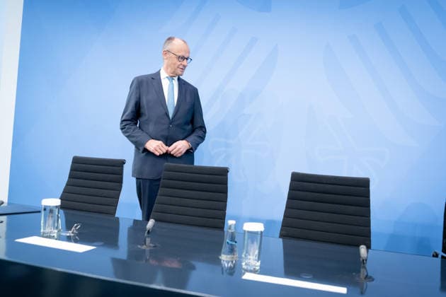 Bundeskanzler Friedrich Merz Berlin, Bundeskanzleramt, Übergabe Bericht der Alterssicherungskommission , Bundeskanzler Friedrich Merz, Pressekonferenz Berlin Berlin GER *** Chancellor Friedrich Merz, Berlin, Federal Chancellery, Presentation of the Report by the Commission on Old-Age Security, Chancellor Friedrich Merz, Press Conference, Berlin, Berlin, GER,detected_source_language