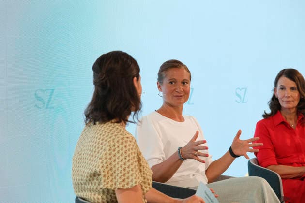 Marie Jaroni (Thyssenkrupp Steel) bei Podiumsdiskussion SZ-Gipfel *** Marie Jaroni of Thyssenkrupp Steel at the SZ Summit Panel Discussion,detected_source_language RECORD DATE NOT STATED