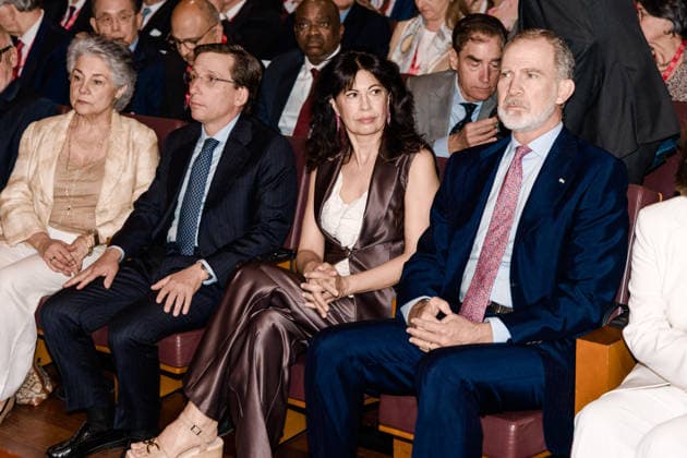The King Presides Over the Club de Madrid’s Annual Policy Dialogue i d The mayor of Madrid, José Luis Martínez Almeida, the Minister of Equality, Ana Redondo, and King Felipe VI during the Club de Madrid’s 2026 Annual Policy Dialogue at the Palacio de Cibeles, on June 23, 2026, in Madrid, Spain. King Felipe VI presides over the Club of Madrid’s Annual Policy Dialogue on governance and the provision of global public goods in a fragmented world, coinciding with the 25th anniversary of the organization’s founding conference. The event brings together former democratic heads of state and government, experts, and influential stakeholders to address some of the most pressing challenges facing democracy and international cooperation. JUNE 23, 202  Copyright: xCarlosxLujanx 7616530