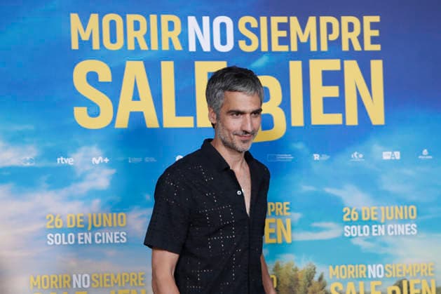 June 23, 2026, Madrid, Madrid, Spain: Spanish actor RAUL PRIETO poses for the media during the photocall for the presentation of the movie Morir no siempre sale bien held at Leclab Madrid. Directed by Claudia Pinto the black comedy film tells the story of two families from different social backgrounds forced to interact after the kidnapping of a corpse. The cinematic project explores social differences through irony and empathy offering a critical portrait of modern society. Madrid Spain  - ZUMAo127 20260623_zep_o127_004 Copyright: xHugoxOrtunox