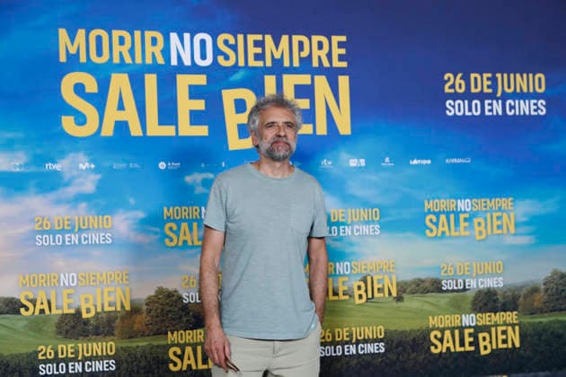 June 23, 2026, Madrid, Madrid, Spain: Spanish actor PAU DURA poses for the media during the photocall for the presentation of the movie Morir no siempre sale bien held at Leclab Madrid. Directed by Claudia Pinto the black comedy film tells the story of two families from different social backgrounds forced to interact after the kidnapping of a corpse. The cinematic project explores social differences through irony and empathy offering a critical portrait of modern society. Madrid Spain  - ZUMAo127 20260623_zep_o127_022 Copyright: xHugoxOrtunox