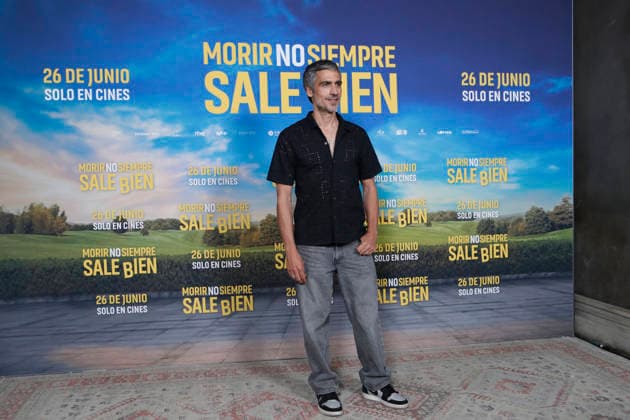June 23, 2026, Madrid, Madrid, Spain: Spanish actor RAUL PRIETO poses for the media during the photocall for the presentation of the movie Morir no siempre sale bien held at Leclab Madrid. Directed by Claudia Pinto the black comedy film tells the story of two families from different social backgrounds forced to interact after the kidnapping of a corpse. The cinematic project explores social differences through irony and empathy offering a critical portrait of modern society. Madrid Spain  - ZUMAo127 20260623_zep_o127_011 Copyright: xHugoxOrtunox