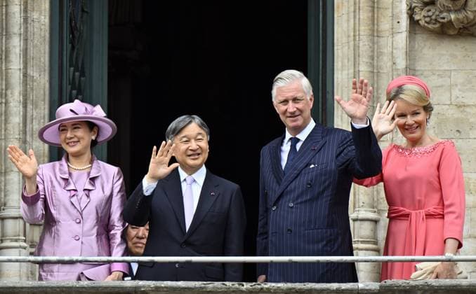 L-R, Japanese Empress Masako, Japanese Emperor Naruhito, King Philippe - Filip of Belgium and Queen Mathilde of Belgium wave from the balcony during a visit to the City Hall of Brussels, during the official state visit of the Japanese Emperor and Empress to Belgium on Tuesday 23 June 2026. The Emperor and Empress of Japan visit Belgium from June 20-25.  ERICxLALMAND 178940633