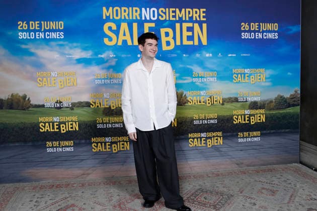 June 23, 2026, Madrid, Madrid, Spain: Spanish actor JORGE MOTOS poses for the media during the photocall for the presentation of the movie Morir no siempre sale bien held at Leclab Madrid. Directed by Claudia Pinto the black comedy film tells the story of two families from different social backgrounds forced to interact after the kidnapping of a corpse. The cinematic project explores social differences through irony and empathy offering a critical portrait of modern society. Madrid Spain  - ZUMAo127 20260623_zep_o127_070 Copyright: xHugoxOrtunox