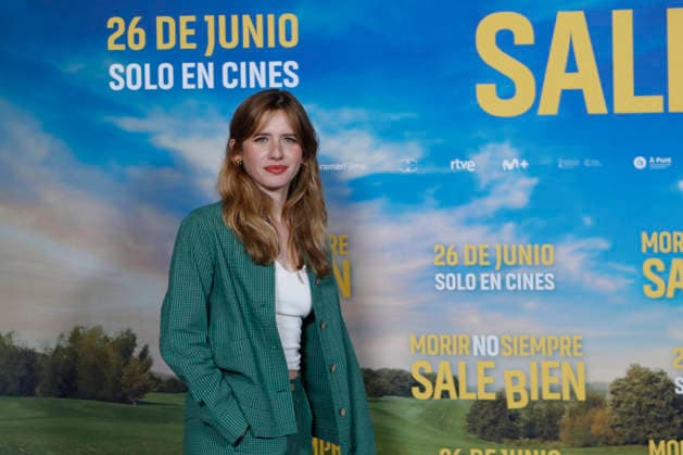 June 23, 2026, Madrid, Madrid, Spain: Spanish actress PAULA MUNOZ poses for the media during the photocall for the presentation of the movie Morir no siempre sale bien held at Leclab Madrid. Directed by Claudia Pinto the black comedy film tells the story of two families from different social backgrounds forced to interact after the kidnapping of a corpse. The cinematic project explores social differences through irony and empathy offering a critical portrait of modern society. Madrid Spain  - ZUMAo127 20260623_zep_o127_087 Copyright: xHugoxOrtunox