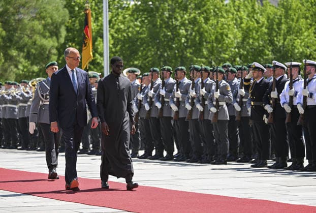 Senegal President Bassirou Diomaye Faye welcomed in Berlin BERLIN, GERMANY - JUNE 23: Senegalese President Bassirou Diomaye Faye (R) is formally welcomed by German Chancellor Friedrich Merz (L) during an official ceremony at the Chancellery in Berlin, Germany, during his visit to the country, on June 23, 2026. Halil Sagirkaya Anadolu Berlin Germany. Editorial use only. Please get in touch for any other usage.  Copyright: x2026xAnadoluxHalilxSagirkayax