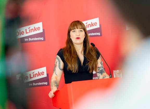 Heidi Reichinnek EUR, Deutschland, Berlin, 23.06.2026: Pressestatement von Heidi Reichinnek Vorsitzende der Fraktion Die Linke im Bundestag . *** Heidi Reichinnek EUR, Germany, Berlin, June 23, 2026 Press statement by Heidi Reichinnek, Chair of the Die Linke parliamentary group in the Bundestag,detected_source_language
