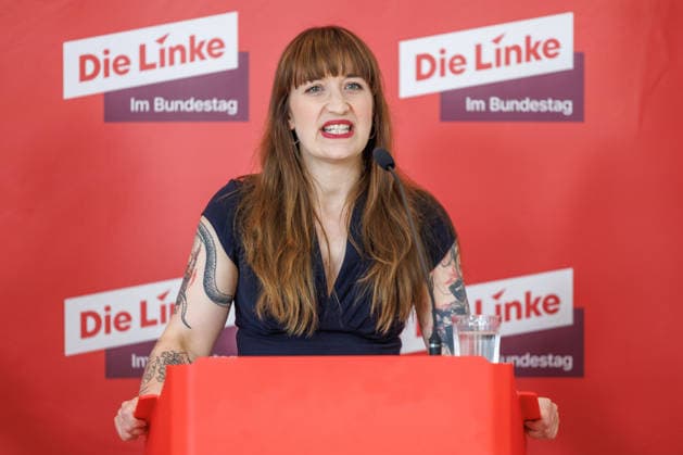 Statement Die Linke Heidi Reichinnek bei einem Statement Die Linke am 23.06.26 in Berlin. Berlin Berlin Deutschland Reichstag *** Statement by Die Linkes Heidi Reichinnek during a Die Linke event on June 23, 2026, in Berlin, Berlin, Berlin, Germany, Reichstag,detected_source_language