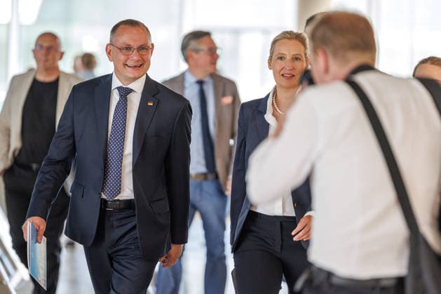 Statement AfD Alice Weidel und Tino Chrupalla (AfD), bei einem Statement der AfD am 23.06.26 in Berlin. Berlin Berlin Deutschland Reichstag *** Statement by AfD members Alice Weidel and Tino Chrupalla during an AfD press conference on June 23, 2026, in Berlin, Berlin, Berlin, Germany, at the Reichstag,detected_source_language
