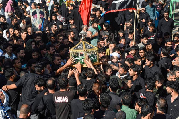Shia mourners take out 7th Muharram procession in Srinagar™s old city Srinagar, Jun 23 (ANI): Shia mourners participate in the seventh Muharram procession through the old city, in Srinagar on Tuesday. Srinagar Jammu and Kashmir India Copyright: xANIx ANI_20260623303