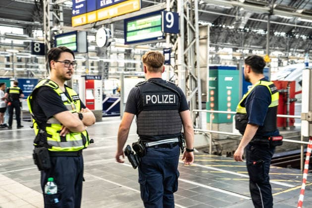 Aktuell: Schüsse am Frankfurter Hauptbahnhof - Eine Person schwer Verletzt - Polizei und Retttungsdienst im Großeinsatz 7aIMG: 0562872 Schüsse am Frankfurter HauptbahnhofHessen, Frankfurt am Main, Deutschland *** Breaking News Copyright: 7aktuell.dex xVincentxB. 0562872 20260623_7a_FFMHBFSCHUSS_562872