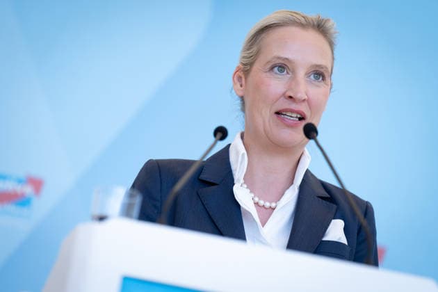 AfD, Alice Weidel Bundestag, Bundestagsfraktion, AfD, Pressestatement, Vorsitzende, Bundessprecherin, Alice Weidel, Vorsitzender, Bundessprecher, Tino Chrupalla Berlin Berlin GER *** AfD, Alice Weidel, Bundestag, Bundestag parliamentary group, AfD, press statement, chairwoman, federal spokesperson, Alice Weidel, chairman, federal spokesperson, Tino Chrupalla, Berlin, Berlin, GER,detected_source_language