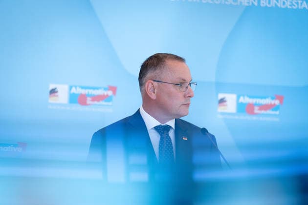 AfD, Tino Chrupalla Bundestag, Bundestagsfraktion, AfD, Pressestatement, Vorsitzender, Bundessprecher, Tino Chrupalla Berlin Berlin GER *** AfD, Tino Chrupalla, Bundestag, Bundestag parliamentary group, AfD, press statement, chairman, federal spokesperson, Tino Chrupalla, Berlin, Berlin, GER,detected_source_language