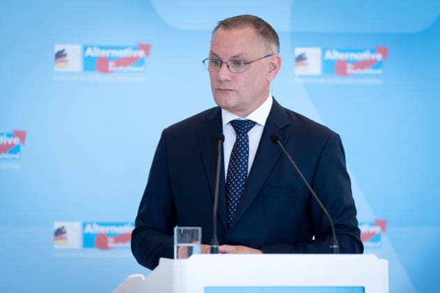 AfD, Tino Chrupalla Bundestag, Bundestagsfraktion, AfD, Pressestatement, Vorsitzender, Bundessprecher, Tino Chrupalla Berlin Berlin GER *** AfD, Tino Chrupalla, Bundestag, Bundestag parliamentary group, AfD, press statement, chairman, federal spokesperson, Tino Chrupalla, Berlin, Berlin, GER,detected_source_language