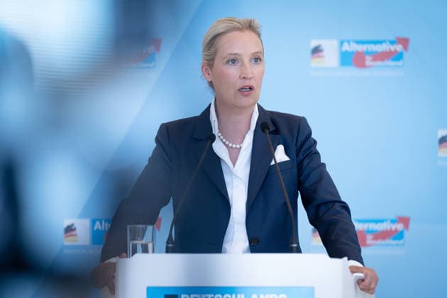 AfD, Alice Weidel Bundestag, Bundestagsfraktion, AfD, Pressestatement, Vorsitzende, Bundessprecherin, Alice Weidel, Vorsitzender, Bundessprecher, Tino Chrupalla Berlin Berlin GER *** AfD, Alice Weidel, Bundestag, Bundestag parliamentary group, AfD, press statement, chairwoman, federal spokesperson, Alice Weidel, chairman, federal spokesperson, Tino Chrupalla, Berlin, Berlin, GER,detected_source_language