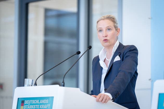 AfD, Alice Weidel Bundestag, Bundestagsfraktion, AfD, Pressestatement, Vorsitzende, Bundessprecherin, Alice Weidel, Vorsitzender, Bundessprecher, Tino Chrupalla Berlin Berlin GER *** AfD, Alice Weidel, Bundestag, Bundestag parliamentary group, AfD, press statement, chairwoman, federal spokesperson, Alice Weidel, chairman, federal spokesperson, Tino Chrupalla, Berlin, Berlin, GER,detected_source_language