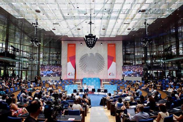 News Bilder des Tages Journalisten aus über 100 Nationen anwesend beim Deutsche Welle Global Media Forum 2026 unter dem Motto Journalism out loud im ehemaligen Plenarsaal des Bundestages im World Conference Center Bonn. Die Deutsche Welle ist der Auslandsrundfunk der Bundesrepublik Deutschland. Bonn, 23.06.2026 NRW Deutschland *** Journalists from over 100 countries attended the 2026 Deutsche Welle Global Media Forum, held under the theme Journalism out loud, in the former plenary hall of the Bundestag at the World Conference Center Bonn. Deutsche Welle is the international broadcaster of the Federal Republic of Germany. Bonn, June 23, 2026, North Rhine-Westphalia, Germany,detected_source_language Copyright: xChristophxHardtx