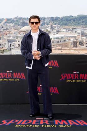 Tom Holland beim Photocall zum Kinofilm Spider-Man: Brand New Day auf der Terasse vom Hotel de la Ville. Rom, 23.06.2026 *** Tom Holland at the photocall for the movie Spider-Man Foto:xA.xM.xTinghinox xFuturexImagex spiderman_rom_6603