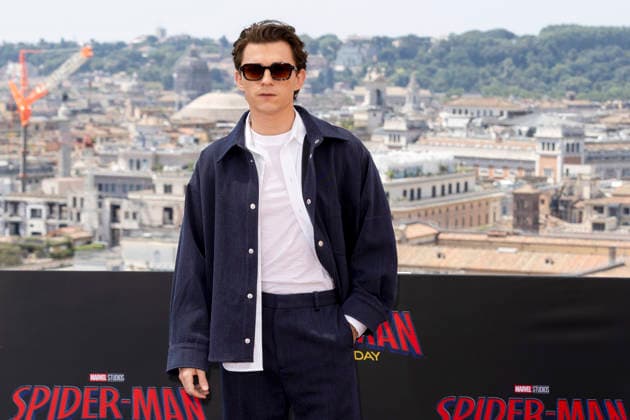 Tom Holland beim Photocall zum Kinofilm Spider-Man: Brand New Day auf der Terasse vom Hotel de la Ville. Rom, 23.06.2026 *** Tom Holland at the photocall for the movie Spider-Man Foto:xA.xM.xTinghinox xFuturexImagex spiderman_rom_6606