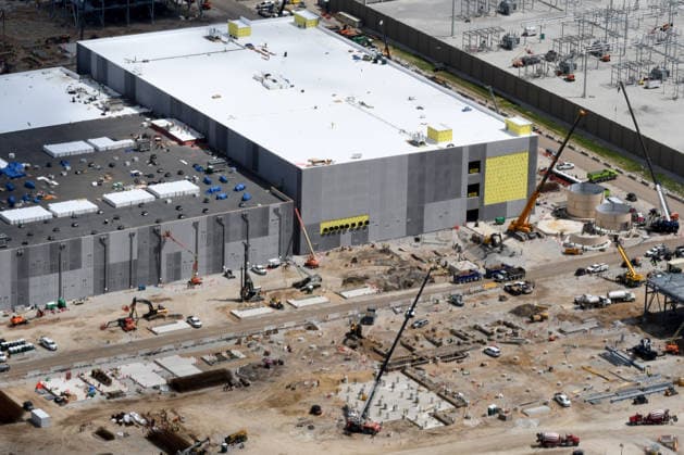 News Bilder des Tages June 23, 2026, Mount Pleasant, Wisconsin, USA: Microsoft announced Tuesday June 23, 2026 the completion of Ã¢â‚¬oeFairwater,Ã¢â‚¬Â? their first data center in Mount Pleasant, Wisconsin, and that it is fully operational. Company president Brad Smith said Ã¢â‚¬oeWisconsin is now home to the world s most powerful supercomputer.Ã¢â‚¬Â? Then-President Joseph R. Biden attended the initial announcement of the project in May 2024. Additional Microsoft data centers shown here June 19 are under construction adjacent to Fairwater, and about a mile north. The company has committed more than .3 billion to the realize the projects. Some of the Microsoft land was purchased from Foxconn whose 2018 projects fell well short of expectations including then-Pre  - ZUMAh154 20260623_znp_h154_002 Copyright: xMarkxHertzbergx