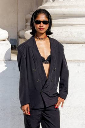 Urmila Pabale arrives at the second Saint Laurent Ready-to-Wear Mens Spring Summer 2027 fashion show during Paris Fashion Week at the Bourse de Commerce Pinault Collection in Paris, France, on June 23, 2026. Olivier Borde, Bestimage. Celebrities await the Saint Laurent Men’s Spring Summer 2027 show as part of Paris Fashion Week on June 23, 2026, in Paris, France. Paris, France,detected_source_language  Copyright: xOLIVIERxBORDEx xBESTIMAGExOLIVIERxBORDEx xBESTIMAGEx
