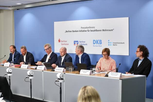 News Bilder des Tages Berlin, Deutschland, 23.06.2026: Bundespressekonferenz: Pressekonferenz: Berliner Sparkasse, Berliner Volksbank, DKB und IBB - Berliner Banken-Initiative für bezahlbaren Wohnraum : Berliner Banken-Initiative für bezahlbaren Wohnraum *** Berlin, Germany, June 23, 2026 Federal Press Conference Press Conference Copyright: xdtsxNachrichtenagenturx dts_124598