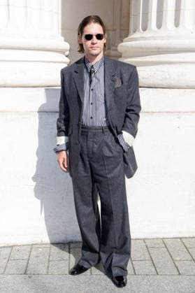 Billy Howle at the end of the second Saint Laurent Ready-to-Wear Men’s Spring Summer 2027 fashion show during Paris Fashion Week at the Bourse de Commerce Pinault Collection in Paris, France, on June 23, 2026. Olivier Borde Bestimage Celebrities await the Saint Laurent Men’s Spring Summer 2027 show as part of Paris Fashion Week on June 23, 2026, in Paris, France. Paris, France,detected_source_language  Copyright: xOLIVIERxBORDEx xBESTIMAGExOLIVIERxBORDEx xBESTIMAGEx