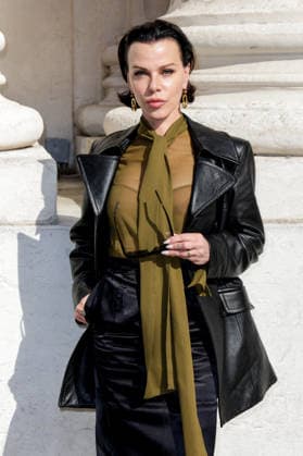 Debi Mazar arrives at the second Saint Laurent Ready-to-Wear Men’s Spring Summer 2027 fashion show during Paris Fashion Week at the Bourse de Commerce Pinault Collection in Paris, France, on June 23, 2026. Olivier Borde Bestimage Celebrities await the Saint Laurent Men’s Spring Summer 2027 show as part of Paris Fashion Week on June 23, 2026, in Paris, France. Paris, France,detected_source_language  Copyright: xOLIVIERxBORDEx xBESTIMAGExOLIVIERxBORDEx xBESTIMAGEx