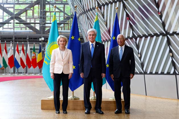 Kazakh President Tokayev joins EU leaders in Brussels for strategic partnership talks BRUSSELS, BELGIUM - JUNE 23: (----EDITORIAL USE ONLY – MANDATORY CREDIT - EU COUNCIL POOL - NO MARKETING NO ADVERTISING CAMPAIGNS - DISTRIBUTED AS A SERVICE TO CLIENTS----) Kazakh President Kassym-Jomart Tokayev (C), European Commission President Ursula von der Leyen (L) and EU Council President Antonio Costa (R) attend a session on EU-Kazakhstan relations in Brussels, Belgium on June 23, 2026. EU Council Pool Anadolu Brussels Belgium. Editorial use only. Please get in touch for any other usage.  Copyright: x2026xAnadoluxEUxCouncilx xPoolx