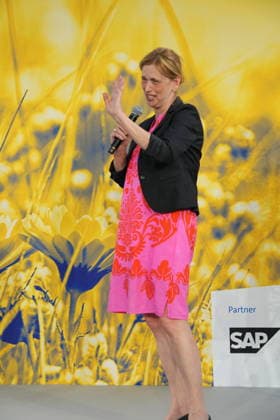 Berlin, bitkom Sommerfest Veranstaltung im Hamburger Bahnhof Berlin GER, Berlin, 20260623, Veranstaltung von bitkom, beim Hamburger Bahnhof, Sommerfest, mit Ministerin Karin Prien, für Bildung, Familie, Senioren, Frauen und Jugend, *** Event at the Hamburger Bahnhof Berlin GER, Berlin, June 23, 2026, organized by bitkom, at the Hamburger Bahnhof, summer festival, featuring Minister Karin Prien, Minister for Education, Family, Senior Citizens, Women, and Youth,,detected_source_language