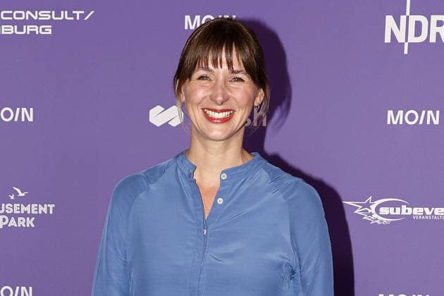 Andrea Gerhard beim Moin Mittsommer Event der Filmfoerderung von Hamburg und Schleswig-Holstein am 23.06.2026 in Hamburg Andrea Gerhard attends the Moin Mittsommer event at Kampnagel on June 23, 2026 in Hamburg, Germany Moin Mittsommer Event in Hamburg *** Andrea Gerhard at the Moin Mittsommer event hosted by the Film Fund of Hamburg and Schleswig-Holstein on June 23, 2026, in Hamburg Andrea Gerhard attends the Moin Mittsommer event at Kampnagel on June 23, 2026, in Hamburg, Germany Moin Mittsommer Event in Hamburg,detected_source_language 