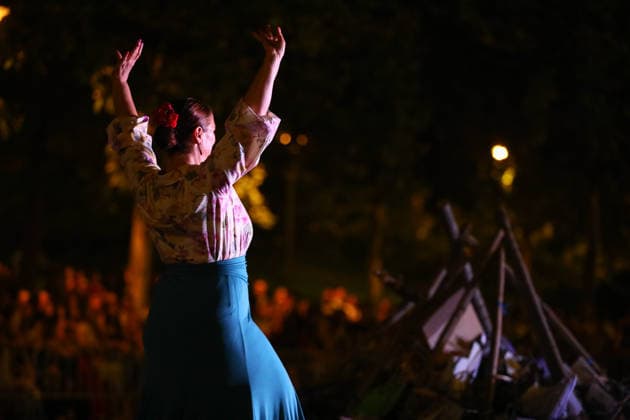 San Juan Bonfires Celebration in Tres Cantos A person performs during the traditional San Juan bonfires celebration on June 23, 2026, in Tres Cantos, Madrid, Spain. This iconic folk festival, which marks the arrival of the summer solstice and the shortest night of the year, brings together hundreds of residents in the public spaces of this Madrid municipality to participate in the lighting of the large bonfires, fireworks displays, and concerts. JUNE 24, 2026 SAN JUAN BONFIRES SAN JUAN BONFIRES Tres Cantos Madrid Tres Cantos Madrid Spain,detected_source_language  Copyright: xRafaelxBastantex 7618402