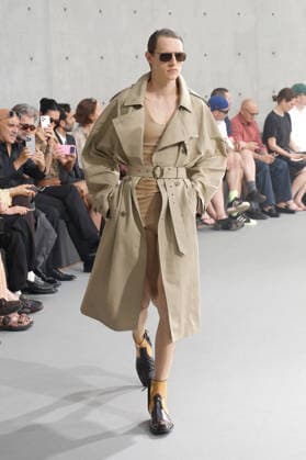 (260623) -- PARIS, June 23, 2026 -- A model presents a creation from the menswear Spring Summer 2027 collections by Saint Laurent during the Men Paris Fashion Week, in Paris, France, on June 23, 2026. (MeetEurope Handout via Xinhua) FRANCE-PARIS-MEN FASHION WEEK-YSL WuxHuiwo 