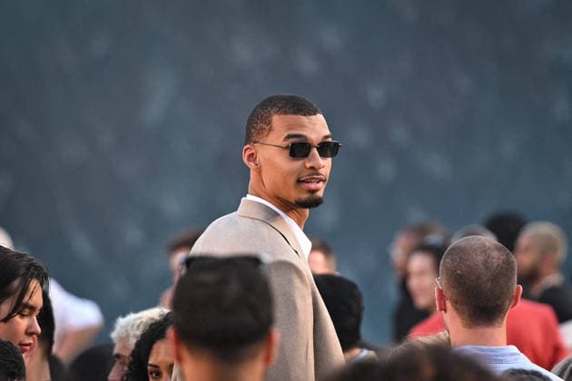 PFW - Louis Vuitton Runway in Paris FA French basketball player Victor Wembanyama attends the Spring Summer 2027 collection by US designer Pharrell Williams for Louis Vuitton during the Paris Fashion Week, on June 23, 2026. Photo by Firas Abdullah ABACAPRESS.COM Paris Ile-de-France France  Copyright: xAbdullahxFiras ABACAx