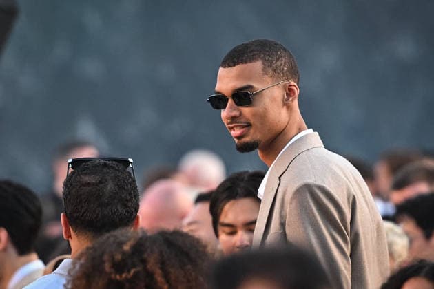 PFW - Louis Vuitton Runway in Paris FA French basketball player Victor Wembanyama attends the Spring Summer 2027 collection by US designer Pharrell Williams for Louis Vuitton during the Paris Fashion Week, on June 23, 2026. Photo by Firas Abdullah ABACAPRESS.COM Paris Ile-de-France France  Copyright: xAbdullahxFiras ABACAx