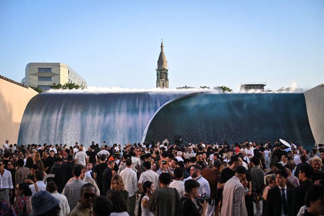 PFW - Louis Vuitton Runway in Paris FA Attendees arrive for the Spring Summer 2027 collection by US designer Pharrell Williams for Louis Vuitton during the Paris Fashion Week, on June 23, 2026. Photo by Firas Abdullah ABACAPRESS.COM Paris Ile-de-France France  Copyright: xAbdullahxFiras ABACAx