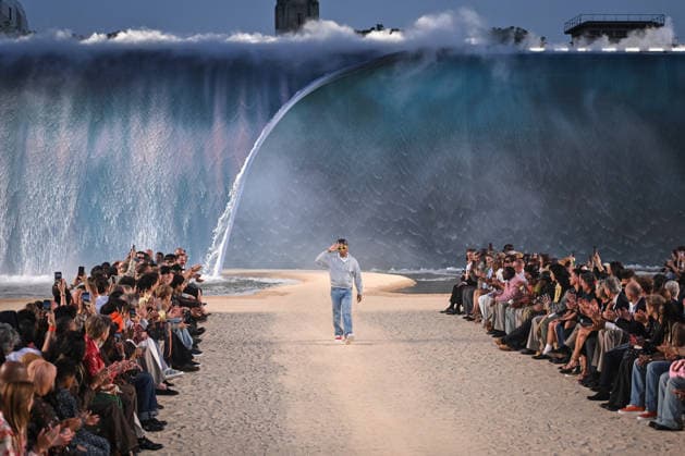 PFW - Louis Vuitton Runway in Paris FA US designer Pharrell Williams cheers the attendees at the end of the Spring Summer 2027 runway for his collection for Louis Vuitton during the Paris Fashion Week, on June 23, 2026. Photo by Firas Abdullah ABACAPRESS.COM Paris Ile-de-France France  Copyright: xAbdullahxFiras ABACAx