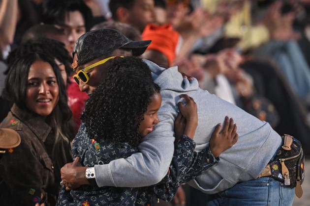 PFW - Louis Vuitton Runway in Paris FA US designer Pharrell Williams cheers the attendees at the end of the Spring Summer 2027 runway for his collection for Louis Vuitton during the Paris Fashion Week, on June 23, 2026. Photo by Firas Abdullah ABACAPRESS.COM Paris Ile-de-France France  Copyright: xAbdullahxFiras ABACAx