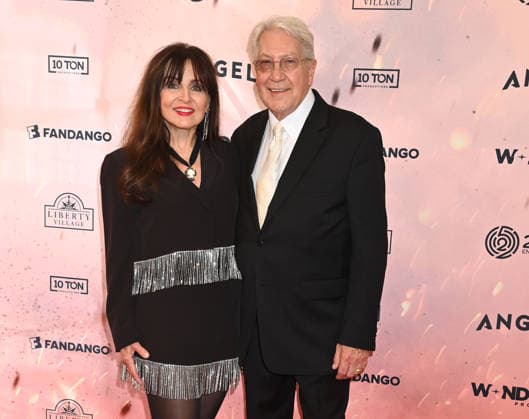 ˜Young Washington™ Nashville Premiere Deborah Allen and Raymond Hicks arriving at the Young Washington Nashville premiere held at The Fisher Center for the Performing Arts on June 23, 2026 in Nashville, TN. Nashville The Fisher Center for the Performing Arts Tennessee USA Copyright: xTammiexArroyo AFF-USA.comx