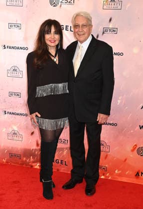 ˜Young Washington™ Nashville Premiere Deborah Allen and Raymond Hicks arriving at the Young Washington Nashville premiere held at The Fisher Center for the Performing Arts on June 23, 2026 in Nashville, TN. Nashville The Fisher Center for the Performing Arts Tennessee USA Copyright: xTammiexArroyo AFF-USA.comx