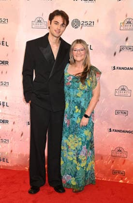 ˜Young Washington™ Nashville Premiere William Franklyn-Miller and aunt arriving at the Young Washington Nashville premiere held at The Fisher Center for the Performing Arts on June 23, 2026 in Nashville, TN. Nashville The Fisher Center for the Performing Arts Tennessee USA Copyright: xTammiexArroyo AFF-USA.comx